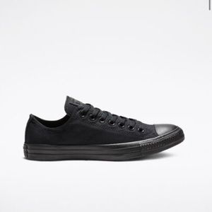 Converse black low top chuck Taylor